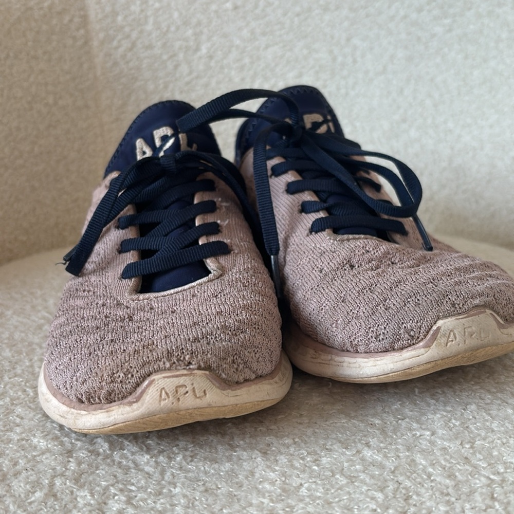 APL Running Shoes - Picture 2 of 4